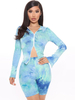 Femmes Deux Pièces Ensembles Polyester Bleu Ciel Clair Conçu Décolleté Tie Dye Zipper Shorts Décontractés À Manches Longues Tenue Dété