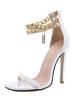 Femmes talon sandales blanc talon aiguille bout carré en cuir PU Sexy bride à la cheville talons