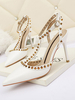 Femmes Talons Hauts Slip-On Bout Pointu Talon Aiguille Rivets Chic Talons T-Strap Blanc