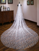 Fleurs de voile de mariée en dentelle longue cascade de la cathédrale un voile de mariée bordures