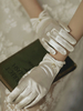 Gants de mariage Accessoire court Perles de satin mat Gants de mariée