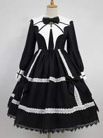 Gothique Lolita OP Robe Lacet Pointed Collar Noir Lolita Robes une pièce Déguisements Halloween