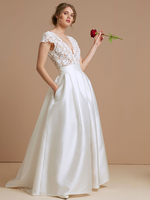 Intage robe de mariée col en v manches courtes taille naturelle dentelle avec train dentelle robes traditionnelles pour la mariée