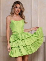 Jolie avec robe de soirée courte courte bijou cou nœuds taffetas