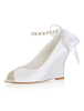 Magnifique chaussure de mariée en fausse soie ivoire à talons compensés avec ruban escarpins