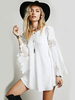 Magnétique Mini Robe Robe Champêtre 2021 En Chiffon Blanc Unicolore Avec Dentelle Col Rond
