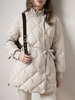 Manteau Matélqsé Court Femme à Col Montant avec Manches Longues avec Boutons Pressions Coupe Cintrée à Lacets