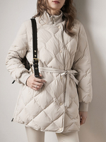 Manteau Matélqsé Court Femme à Col Montant avec Manches Longues avec Boutons Pressions Coupe Cintrée à Lacets