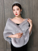 Mariage Wraps gris clair sans manches boutons de fausse fourrure couverture de mariage