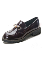 Mocassins bordeaux; chaussures à bout rond; chaussures à enfiler