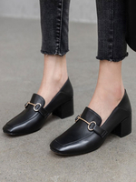 Mocassins en cuir Synthétique noir Bout carré Détails métalliques Chaussures décontractées Chaussures pour femmes