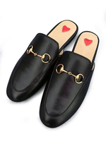 Mules femme décoré de métal dessin de coeur rouge mules femme