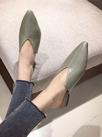 Pantoufles dété à talon plat et bout pointu en cuir PU