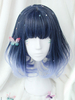 Perruque Harajuku Lolita courte frange bouclée émoussée Royal violet fibre résistante à la chaleur perruques Lolita