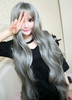 Perruques Longues synthétiques de cheveux ondulés gris argent perruques femmes avec frange