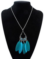 Plumes bleu détail collier Boho pendentif collier féminin