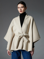 Poncho pour femme avec encolure conçue cape poncho grise