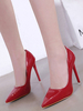 Red High Heels Women a souligné les escarpins