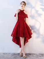 Robe belle de cocktail A-ligne en dentelle bordeaux à licou avec dentelle asymétriquedétail zip et doublure et jupon de cocktail