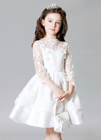 Robe belle de cortège enfant Tissu de satin ivoire col bateau avec dentelle sans bretelles
