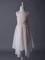 Robe Bohème adorbale de cortège fille en dentelle rose rougissant col rond avec dentelle