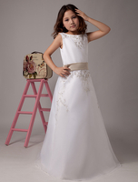 Robe cortège enfrant blache en organza col rond zip sur dos longueur au sol robe de fille de fleur