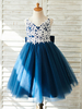 Robe cortège enfrant bleu marine en tulle col V en dentelle décolleté noeud sur dos Robe de baptême