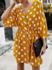 Robe dété à pois; col en V; bouton; robe de plage