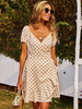 Robe dété col en V manches courtes volants géométriques superposés écru blanc robe de plage longueur genou