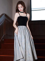 Robe de bal 2022 Belle robe de cocktail perlée avec décolleté en V