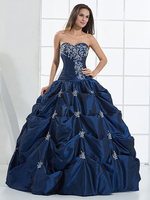 Robe de bal bleue roi avec perles