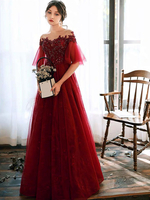 Robe de bal bordeaux en dentelle bustier hors de l\\