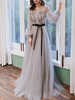 Robe de bal gris clair col bijou robe de bal manches longues ceinture tulle robes de reconstitution historique à lacets