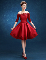Robe de cocktail A-line Tissu de satin avec dentelle longueur genou sans doublure Robe de soirée