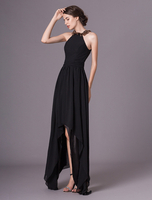 Robe de cocktail asymétrique plume noire licol
