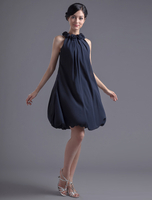 Robe de cocktail bleue marine foncée avec fleur Robes pour les invités de mariage