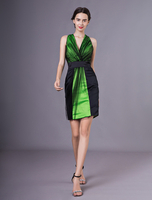 Robe de cocktail plissée en satin vert bicolore à col V Robes pour les invités de mariage Milanoo