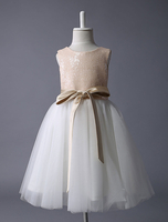 Robe de cortège enfant en tulle rose rougissant avec ceinture