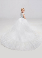 Robe de cortège fille en tulle ivoire col rond avec perles sans bretelles