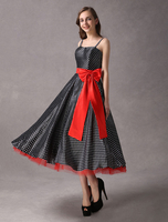 Robe de courte demoiselle d