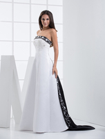 Robe de Mariée 2021 Noir et Blanc Dentelle Bordé Sans Bretelles Robe de Mariée Avec Traîne