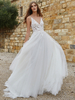 Robe de mariée blanche en dentelle col V à bretelle décorée des fleurs jupe plissée robe de mariage