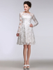 Robe de mariée blanche en dentelle manches longues Bateau Sash genou longueur