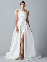 Robe de mariée blanche une épaule sans manches en tissu de satin avec des nœuds de train de longues robes de mariée