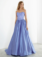 Robe de mariée bleue avec train bustier sans manches taille naturelle longueur de plancher dentelle tache tissu une ligne robes de mariée