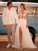 Robe de mariée bohème col rond manches courtes dos ovale jupe fendue petite traîne
