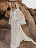 Robe de mariée bohème en dentelle col V manche longue zip sur dos avec ceinture à traîne