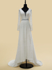 Robe de mariée bohème en dentelle découpée avec traîne taille naturelle dos nu manches longues col en V ivoire