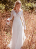 Robe de mariée boho en dentelle en dentelle A-line avec train de taille naturelle à manches longues sans dos en V
