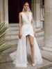 Robe de mariée courte avec traîne col en V sans manches ligne a robes de mariée en dentelle